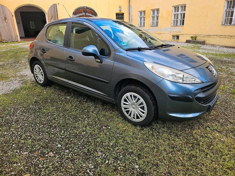 Grau Gebraucht 2008 Peugeot 207 Kleinwagen | 1.450 € (Guter Preis) - Bild 1/4