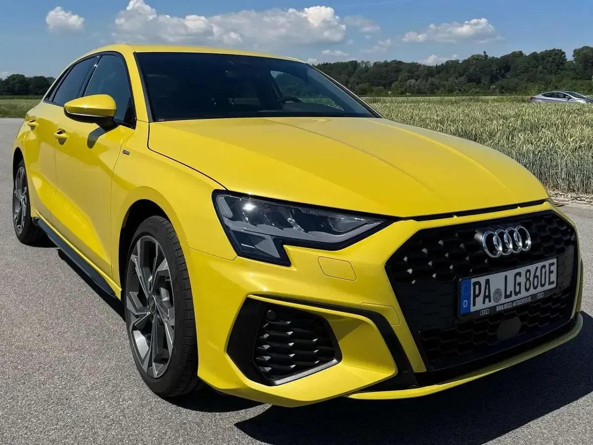 Gebraucht Audi A3 Design 204 PS (150 kW) 2021 Gelb Limousine