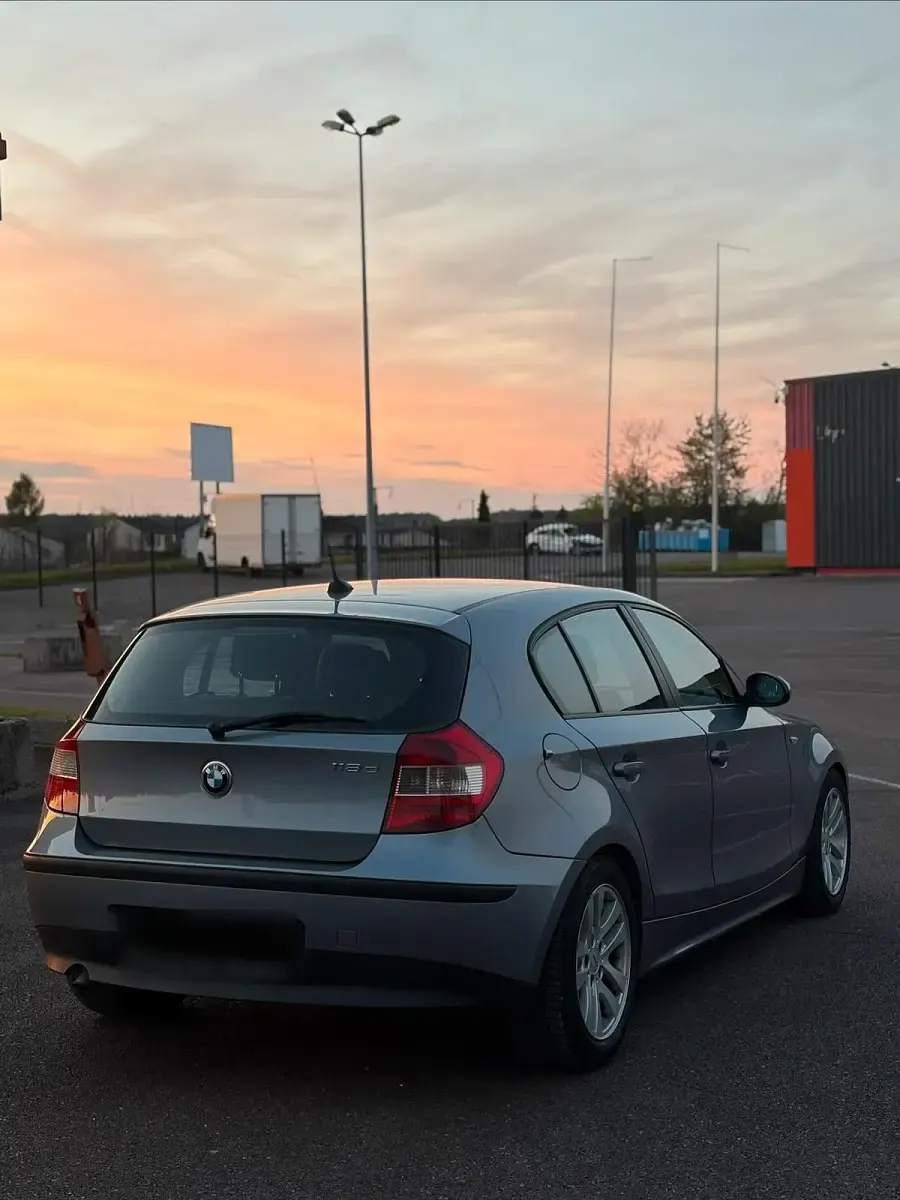 Brugt BMW 118 122 HK (89 kW) 2005 Sølv Hatchback