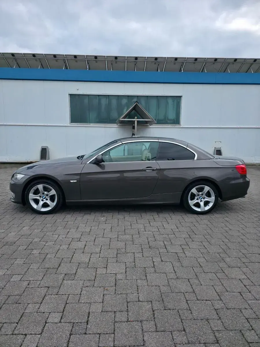 Gebraucht BMW 325 Cabriolet 204 PS (150 kW) 2010 Braun Cabrio