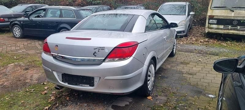 Gebraucht Opel Astra Cabriolet 140 PS (102 kW) 2007 Silber Cabrio