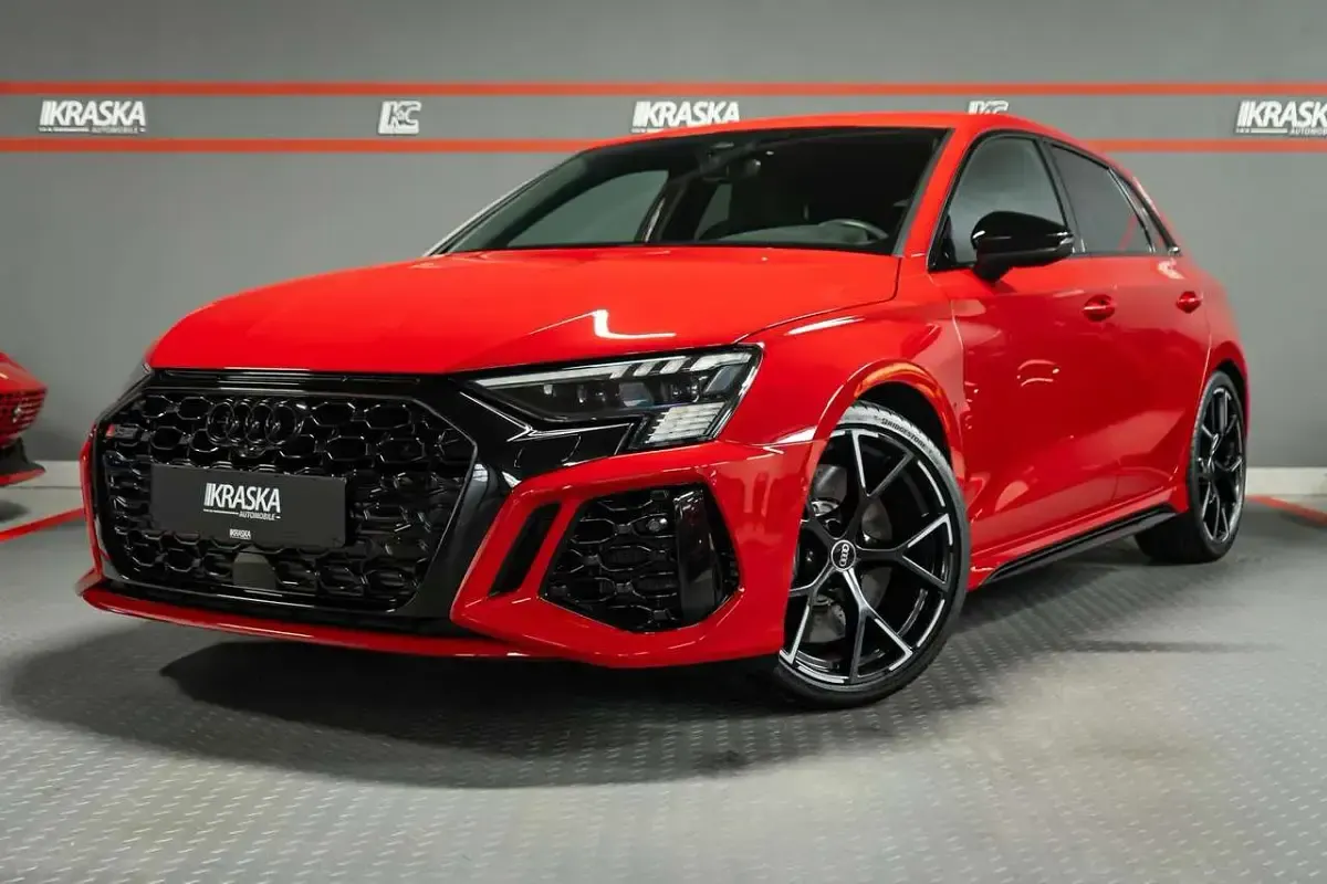 Gebraucht Audi RS3 Sport 400 PS (294 kW) 2022 Tangorot metallic Limousine