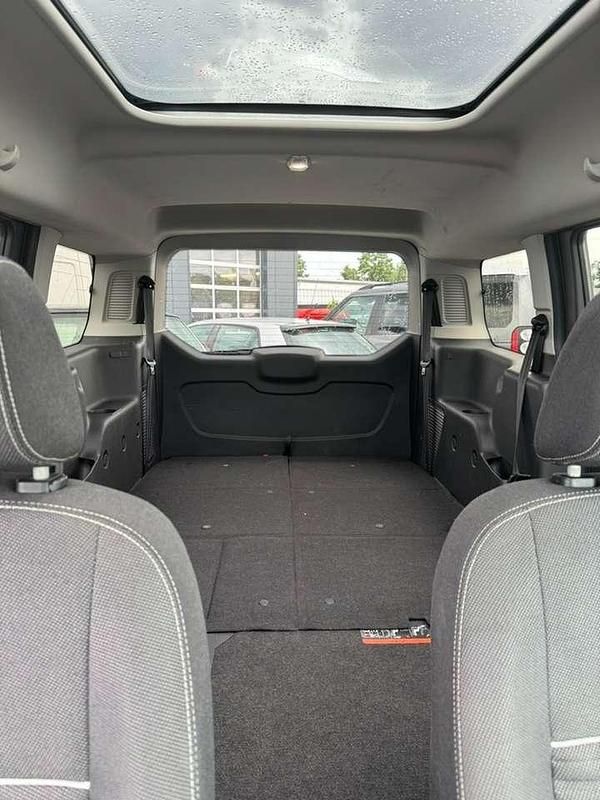 Gebraucht Ford Tourneo Connect Titanium 120 PS (88 kW) 2017 Silber Van / Kleinbus