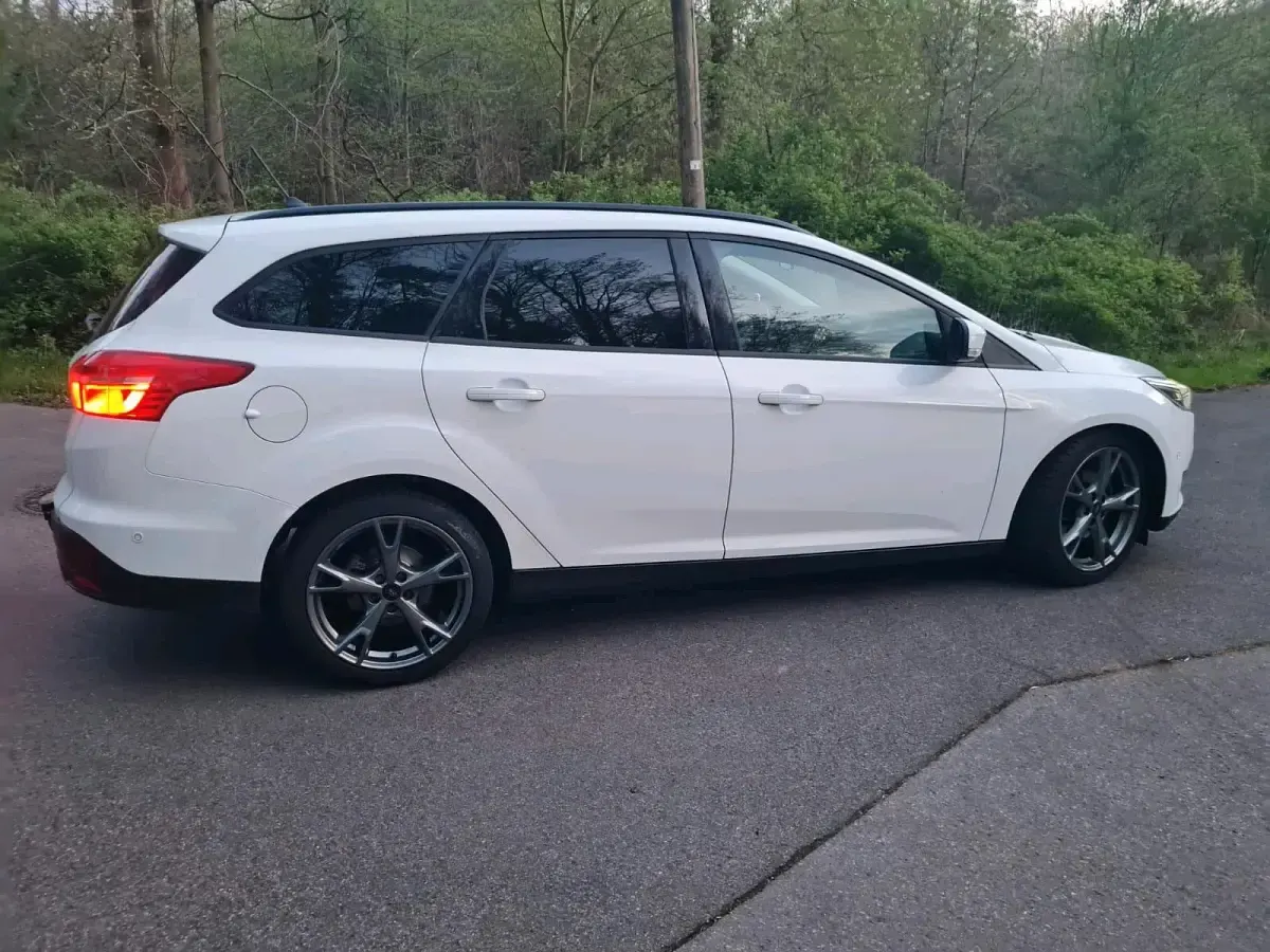 Usata Ford Focus 150 CV (110 kW) 2017 Bianco Station wagon