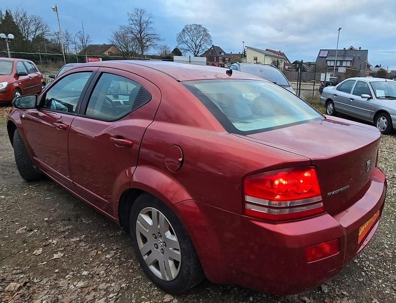 Gebraucht Dodge Avenger 156 PS (114 kW) 2008 Rot Limousine