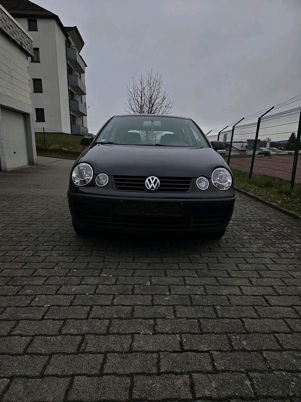 Gebraucht VW Polo 64 PS (47 kW) 2003 Schwarz Kleinwagen