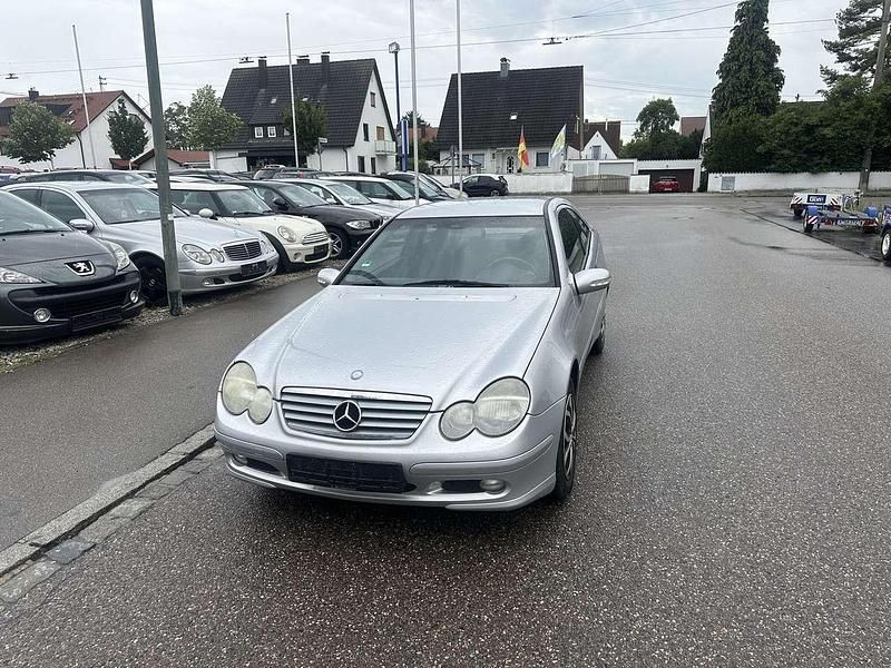 Gebraucht Mercedes C180 129 PS (94 kW) 2001 Silber Coupé