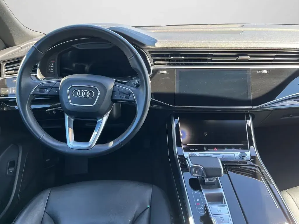 Gebraucht Audi Q8 S-Line 286 PS (210 kW) 2023 Gletscherweiß metallic SUV