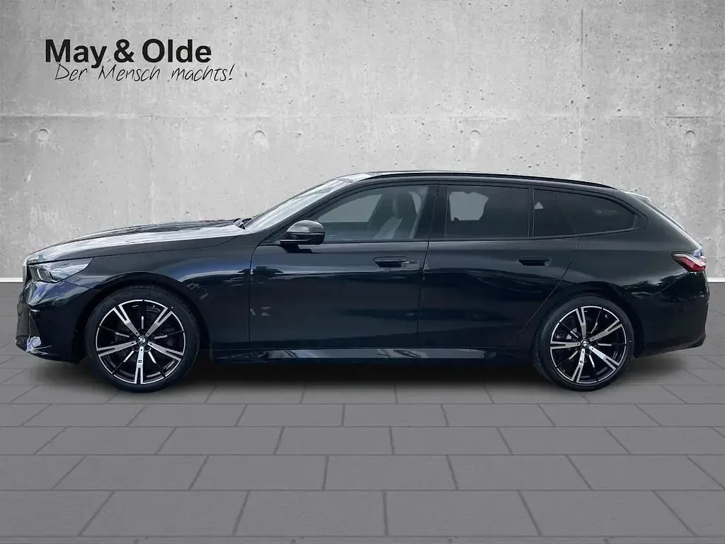 Gebraucht BMW 520 Performance 208 PS (152 kW) 2025 Schwarz Kombi