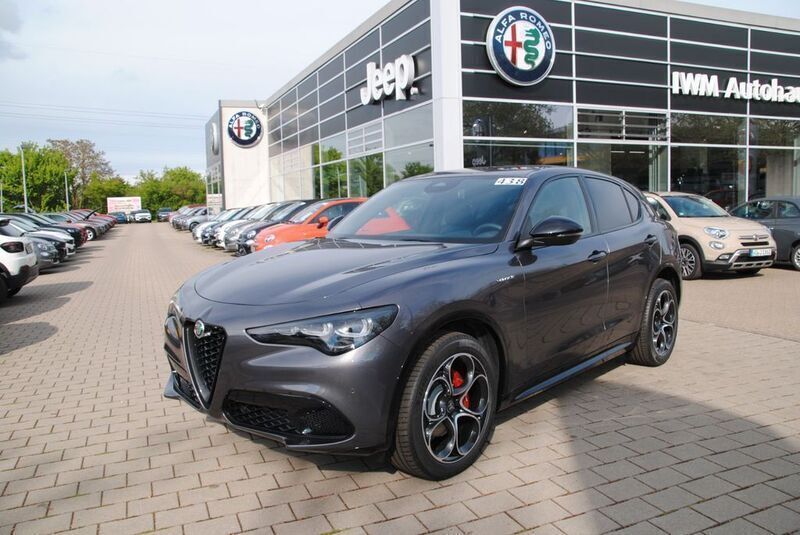 Grau Neu 2024 Alfa Romeo Stelvio Veloce SUV | 58.990 € (Etwas zu teuer) - Bild 1/4