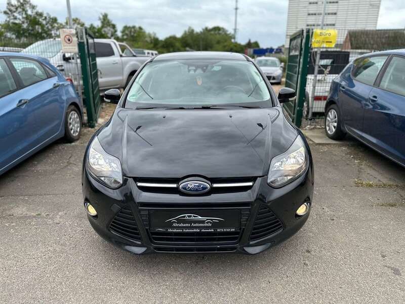 Gebraucht Ford Focus Titanium 125 PS (91 kW) 2014 Schwarz Kombi