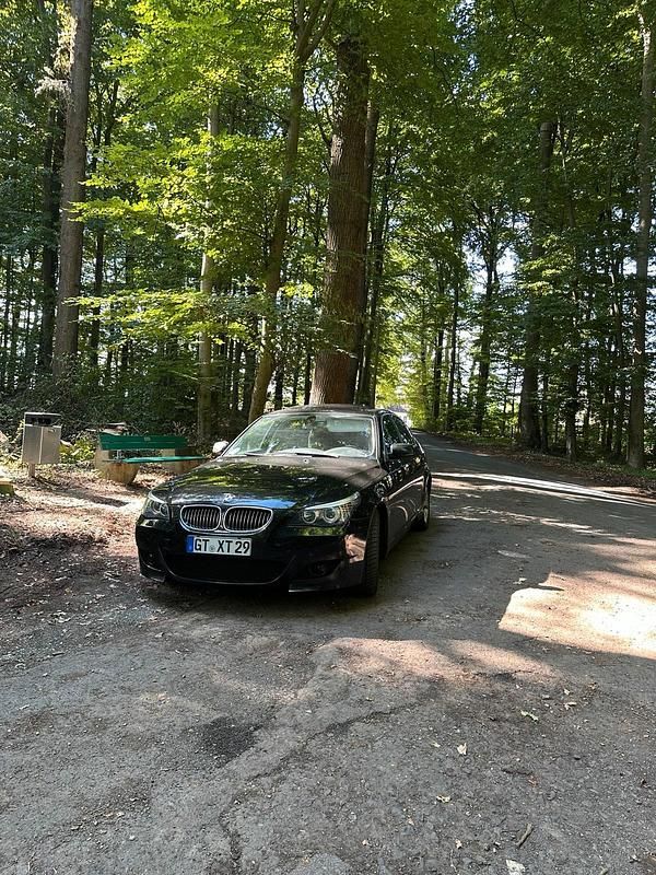 Schwarz Gebraucht 2009 BMW 520 M Sport Limousine | 7.000 € (Fairer Preis) - Bild 1/4