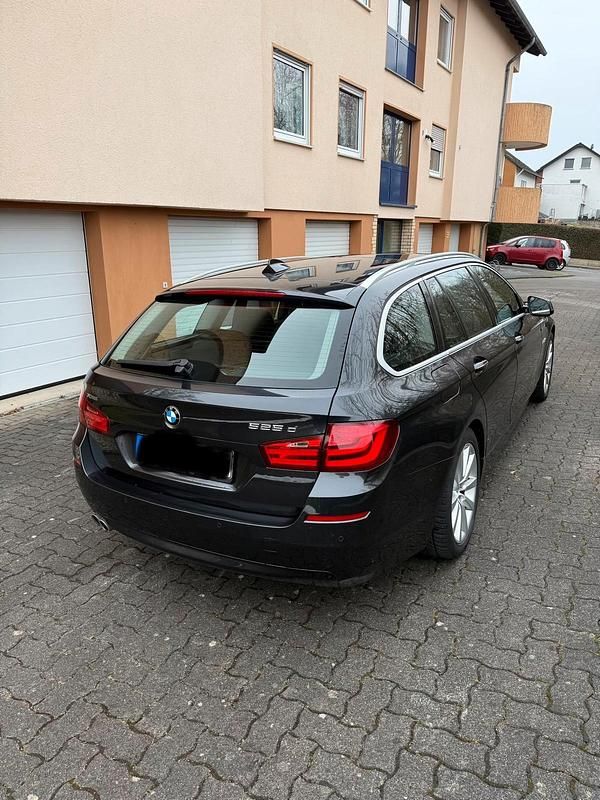 Gebraucht BMW 525 218 PS (160 kW) 2012 Limousine