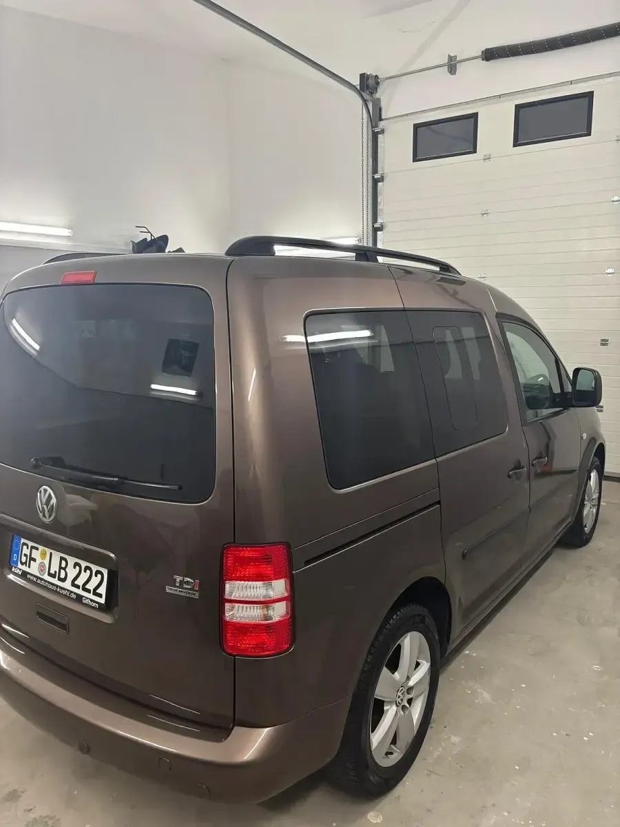 Second-hand VW Caddy 105 CP (77 kW) 2010 Maro Monovolum