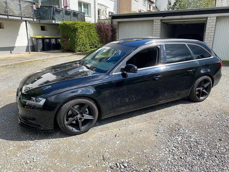 Second-hand Audi A4 Ambition 120 CP (88 kW) 2012 Negru Break