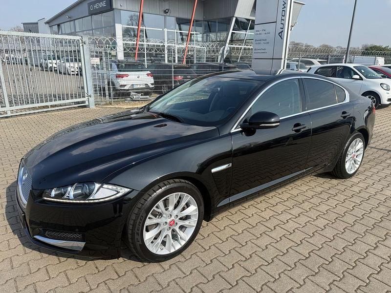 Gebraucht Jaguar XF 163 PS (119 kW) 2015 Schwarz Limousine