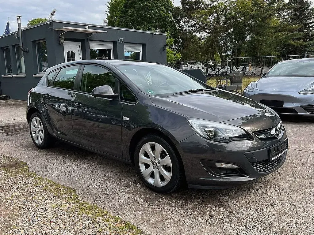 Gebraucht Opel Astra 116 PS (85 kW) 2015 Grau Limousine
