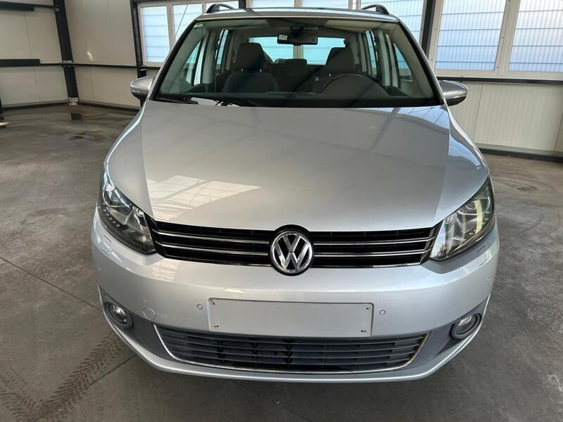 Grau Gebraucht 2011 VW Touran Comfortline Van / Kleinbus | 13.350 € (Teuer) - Bild 1/4