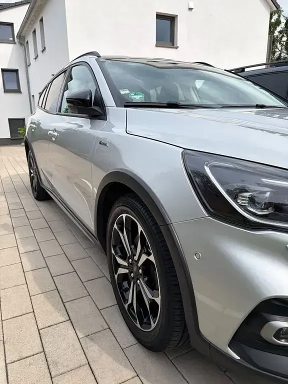 Używany Ford Focus Active 125 KM (91 kW) 2019 Srebrny Kombi