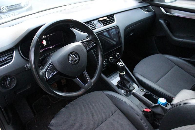 Gebraucht Skoda Octavia Soleil 150 PS (110 kW) 2019 Weiß Kombi