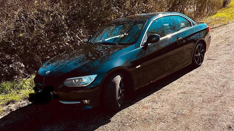 Gebraucht BMW 318 Cabriolet 143 PS (105 kW) 2011 Schwarz Cabrio