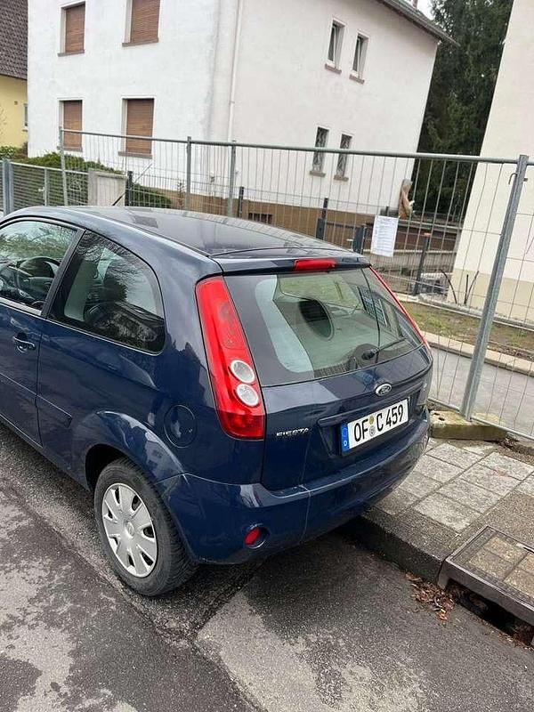 Gebraucht Ford Fiesta 60 PS (44 kW) 2007 Blau Kleinwagen