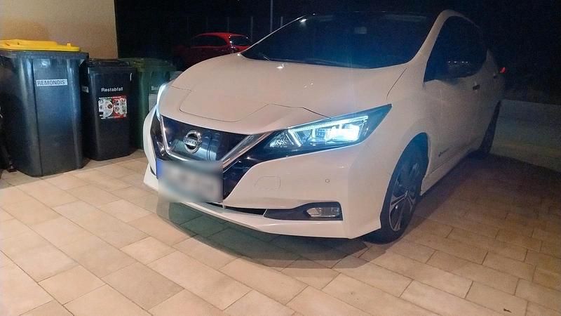Gebraucht Nissan Leaf 110 kW (150 PS) 2019 Weiß Kleinwagen