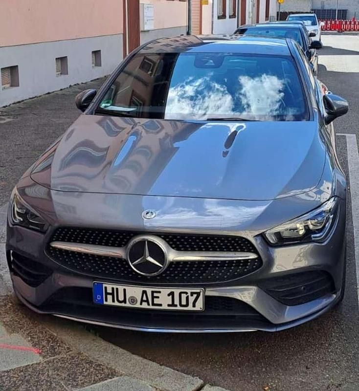Grau Gebraucht 2020 Mercedes CLA200 AMG line Coupé | 33.000 € (Teuer) - Bild 1/2