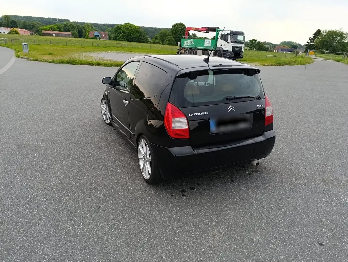 Gebraucht Citroën C2 Chic 122 PS (89 kW) 2007 Schwarz Kleinwagen