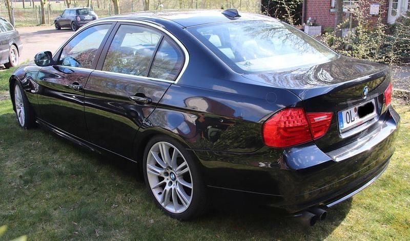 Second-hand BMW 330 Performance 272 CP (200 kW) 2008 Negru Berlinǎ