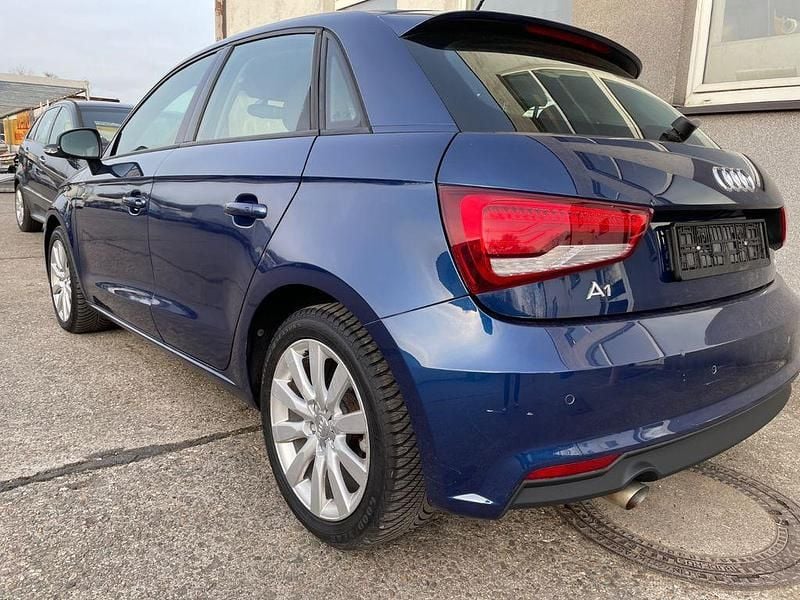 Gebraucht Audi A1 Sportback Design 90 PS (66 kW) 2016 Blau Kleinwagen