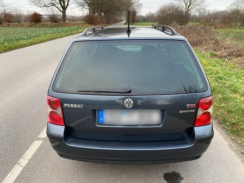 Gebraucht 2002 VW Passat Kombi | 3.600 € (Teuer) - Bild 1/4