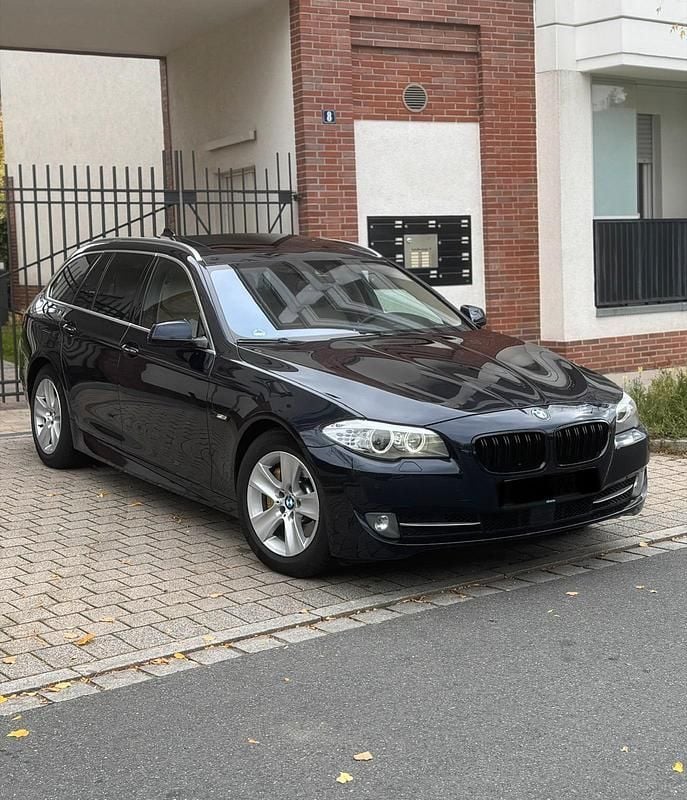 Schwarz Gebraucht 2012 BMW 530 Kombi | 6.999 € (Superpreis) - Bild 1/4