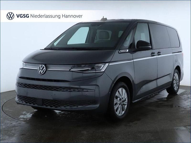 Usado VW Multivan Style 177 HP (130 kW) 2025 Cinzento Monovolume