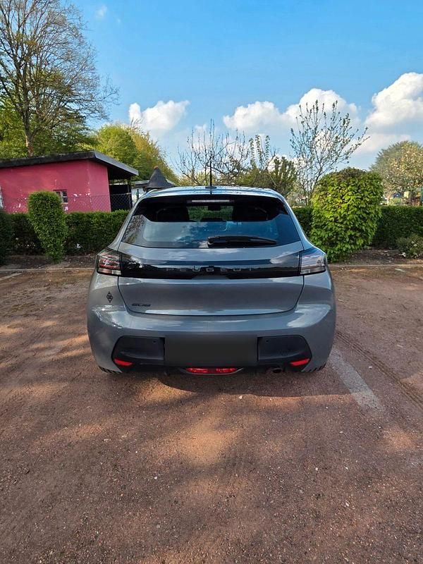 Gebraucht Peugeot 208 Active 75 PS (55 kW) 2024 Grau Kleinwagen
