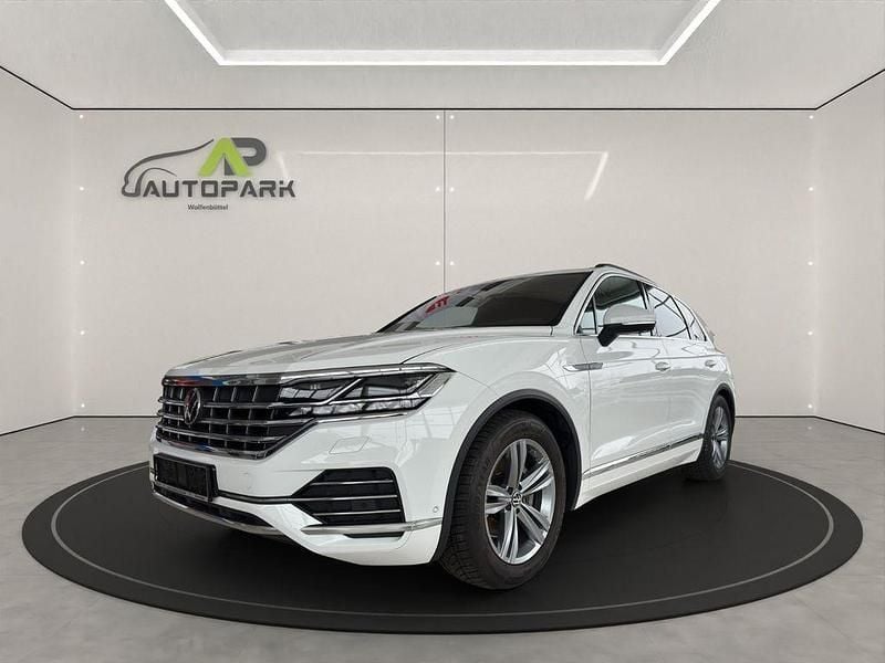 Używany VW Touareg Elegance 286 KM (210 kW) 2023 Biały SUV