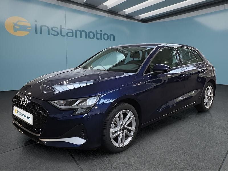 Blau Gebraucht 2025 Audi A3 Sportback Kleinwagen | 28.299 € (Guter Preis) - Bild 1/4