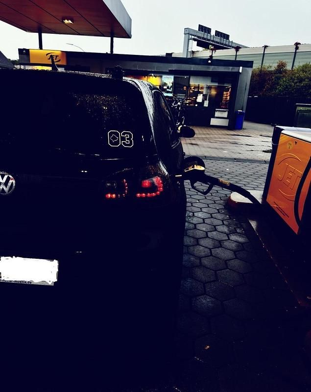 Schwarz Gebraucht 2006 VW Golf V Sportline Kleinwagen | 2.150 € (Etwas zu teuer) - Bild 1/4