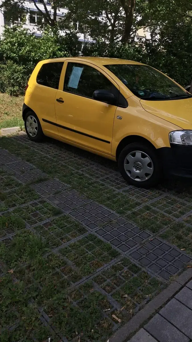 Gebraucht VW Fox 44 PS (32 kW) 2011 Gelb Kleinwagen
