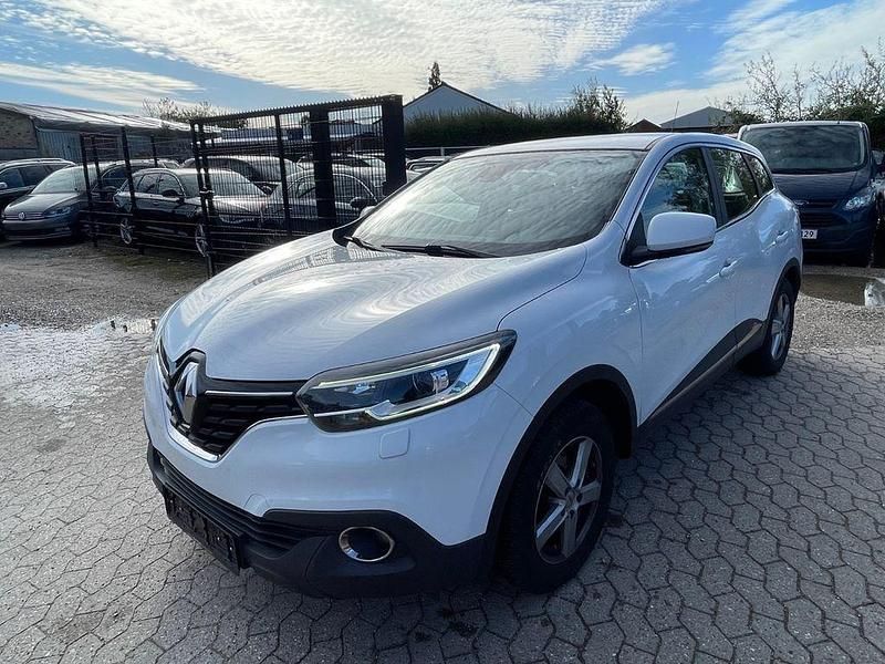 Weiß Gebraucht 2016 Renault Kadjar LIMITED SUV | 8.900 € (Guter Preis) - Bild 1/4