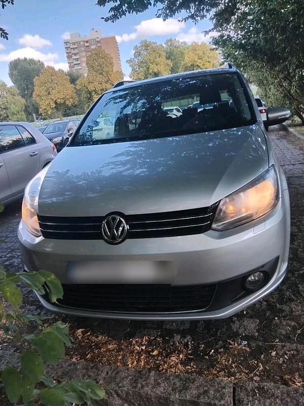 Gebraucht VW Touran 2010 Silber Van / Kleinbus