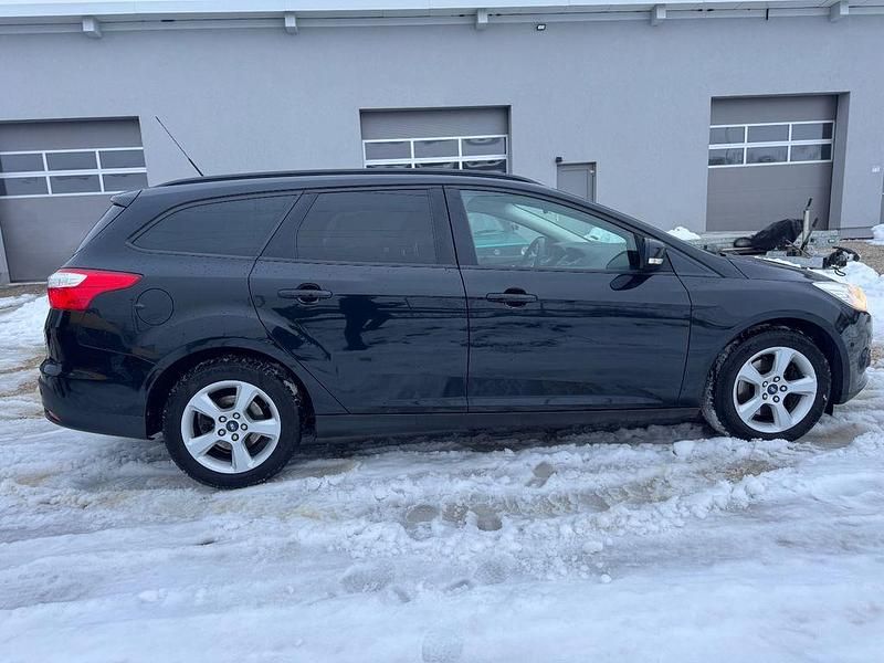 Gebraucht Ford Focus Trend 116 PS (85 kW) 2012 Schwarz Limousine