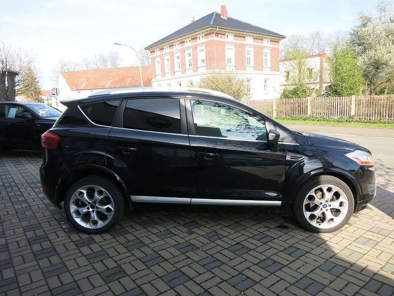 Gebraucht Ford Kuga Titanium 163 PS (119 kW) 2010 Schwarz SUV