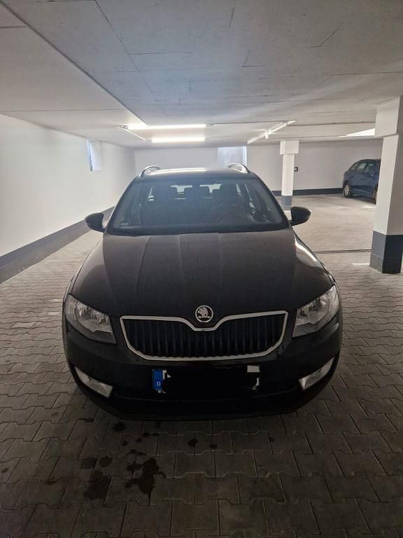 Schwarz Gebraucht 2014 Skoda Octavia Active Kombi | 12.300 € (Etwas zu teuer) - Bild 1/4