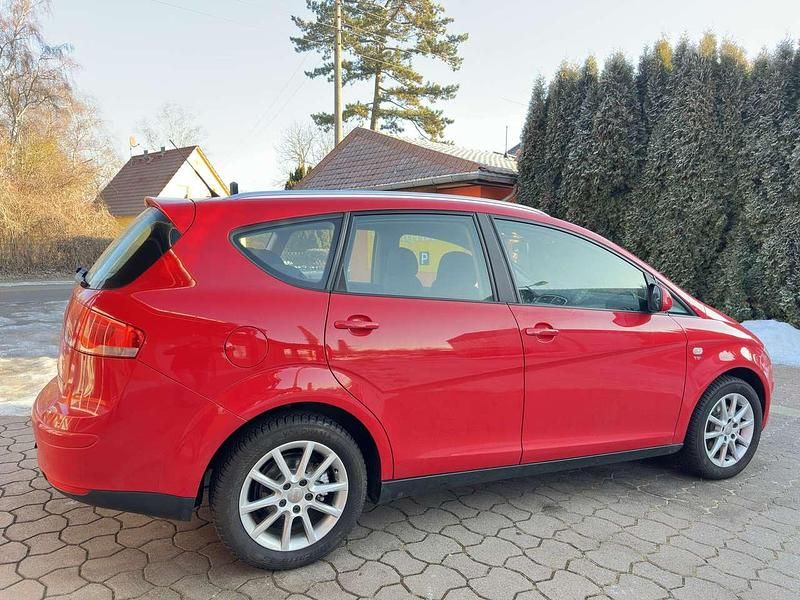 Gebraucht Seat Altea XL Ecomotive 105 PS (77 kW) 2011 "emocion" rot Van / Kleinbus