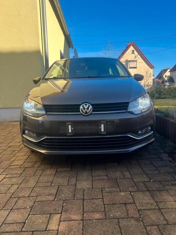 Gebraucht VW Polo LOUNGE 90 PS (66 kW) 2015 Braun Kleinwagen