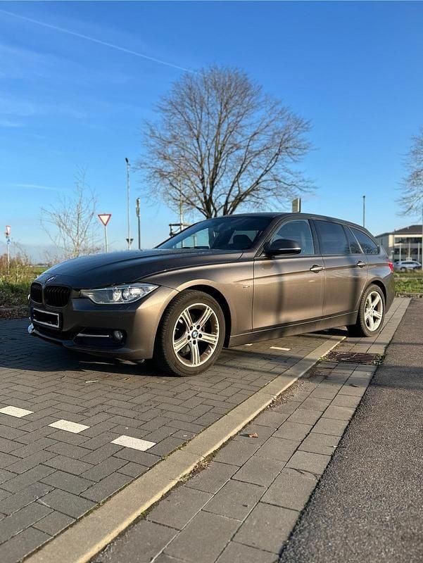 Braun Gebraucht 2015 BMW 318 Kombi | 8.500 € (Fairer Preis) - Bild 1/4