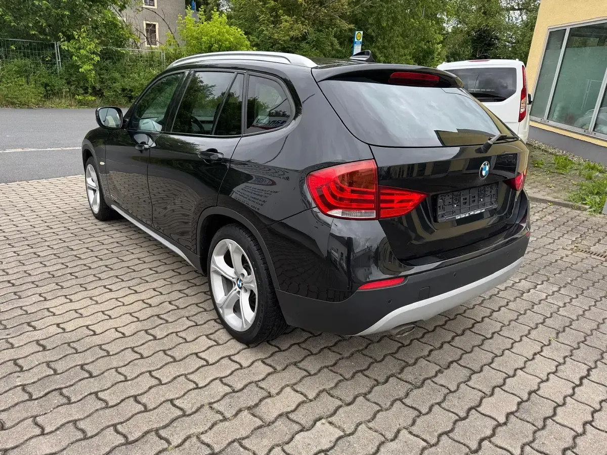 Gebraucht BMW X1 142 PS (104 kW) 2011 Schwarz SUV