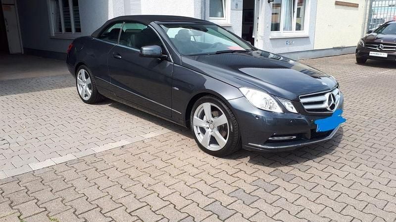 Second-hand Mercedes E250 204 CP (150 kW) 2013 Negru Cabrio