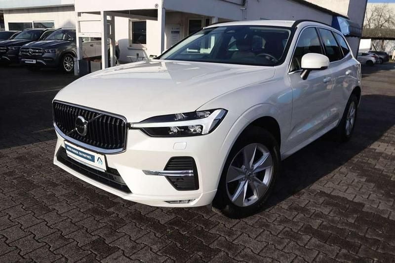 Gebraucht Volvo XC60 Core 197 PS (144 kW) 2022 Crystal white SUV